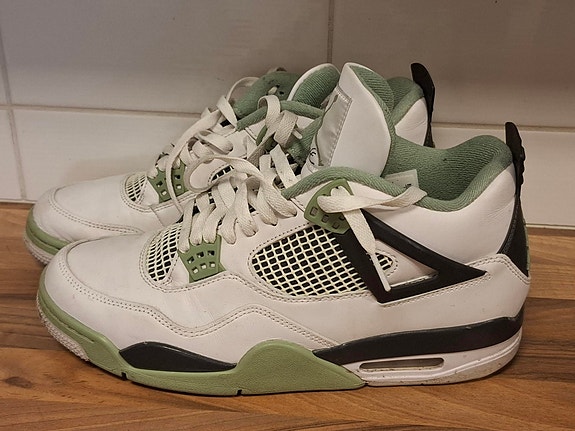 Nike Jordan 4 Retro Seafoam lenkkarit 44,5
