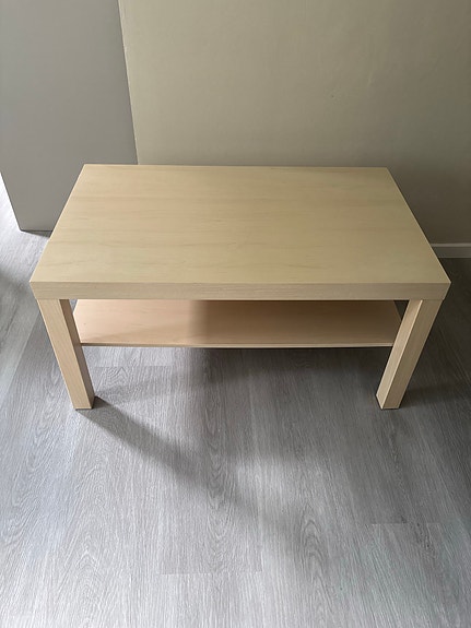 Vaalea Ikea Lack sohvapöytä