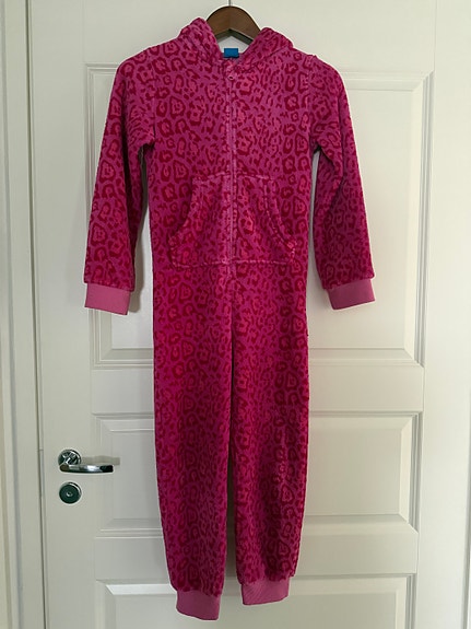 Jumpsuit/pehmohaalari koko 1340/140