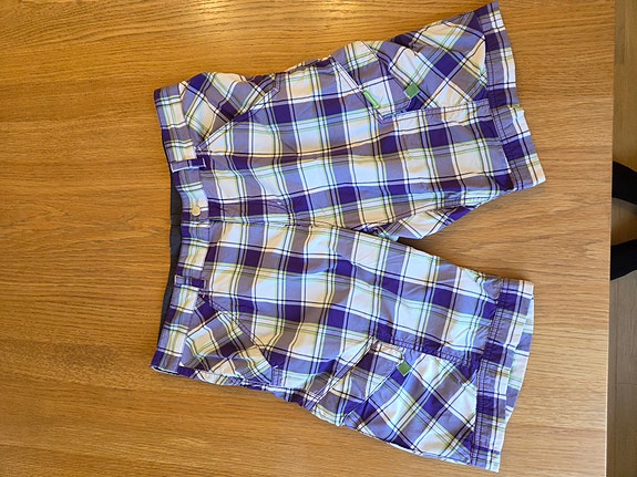 Peak Performance miesten shortsit koko L