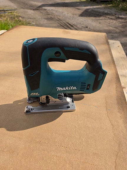 Makita pistosaha DJV182Z