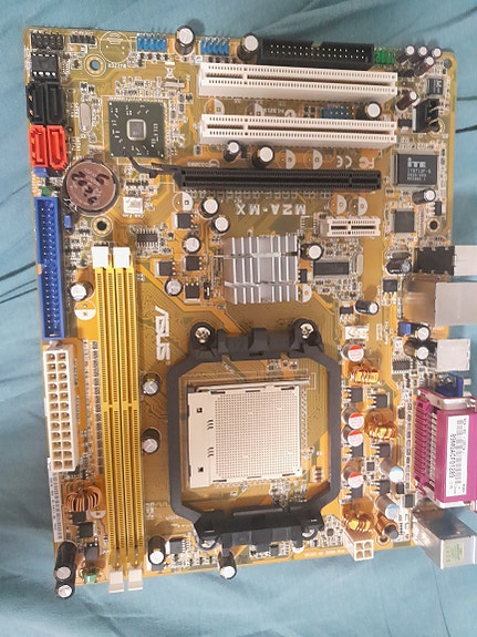 Asus emolevy AM2/AM2+ yhteensopivuudella