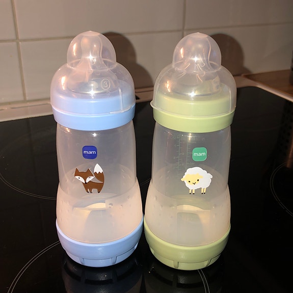 2 kpl MAM-tuttipulloja (anti-colic)