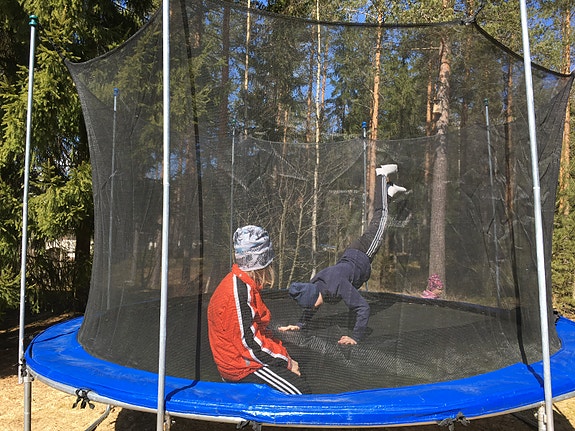 Body Sculpture trampoliini, halkaisija noin 3,2m.