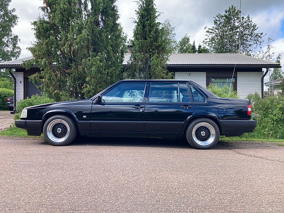 Volvoon MZW Vega 16" vanteet ja renkaat
