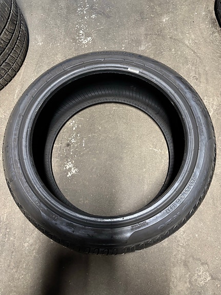 Porsche Taycan Pirelli kesärenkaat