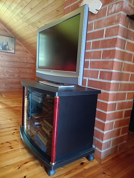 TV taso ja TV Sony 32"