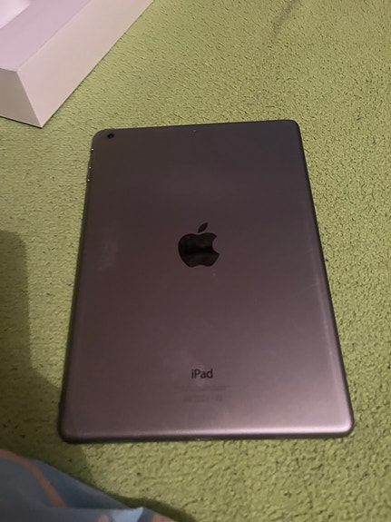 Apple iPad Air tabletti 16 GB Space Gray