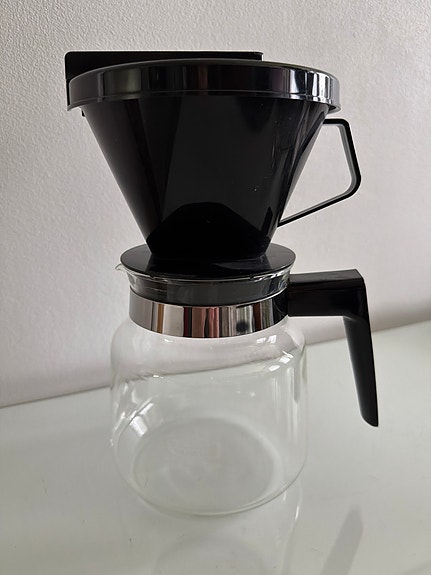 Moccamaster lasikannu ja suodatinsuppilo kahvinkeittimeen
