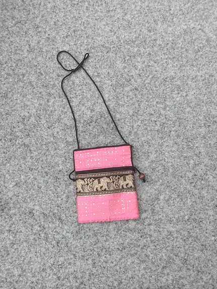 Pinkki laukku