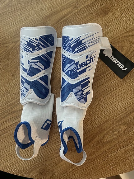 Reusch Shinguard Attrakt Pro maalivahdin säärisuojat M