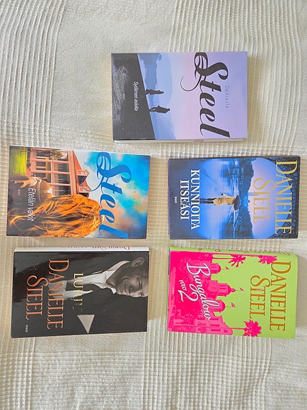 Danielle Steel-kirjat