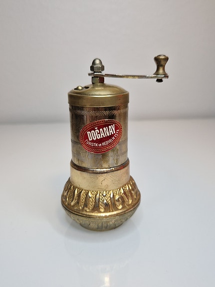 Vintage messinkinen pippurimylly,  Turkki