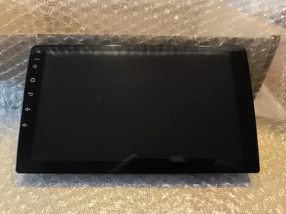 (UUSI) 9" Android 15 autosoitin / Media keskus. GPS + Peruutuskamera.