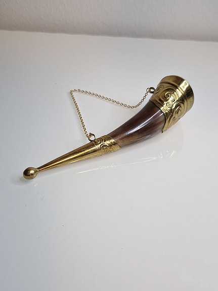 Vintage pieni juomasarvi koriste-esine