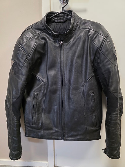 Dainese nahkatakki 54