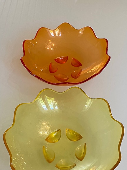 Tupperware tarjoiluastia-setti oranssi ja keltainen
