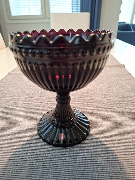 Iittala Mariskooli jalallinen kulho luumu
