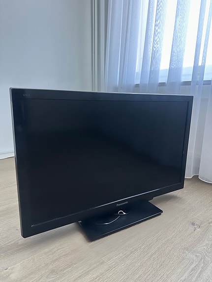 Panasonic TX-L32C4E 32" LCD-televisio