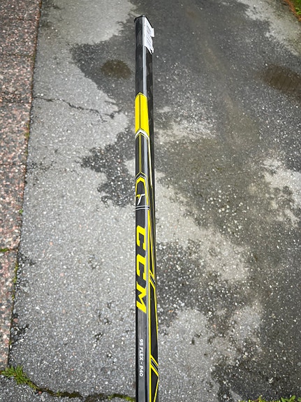 Ccm UltraTacks jääkiekkomaila, Right 95Flex (P40)