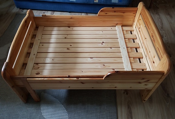 Päästävedettävä lasten sänky