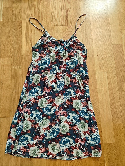 Vero Moda kukkamekko, M