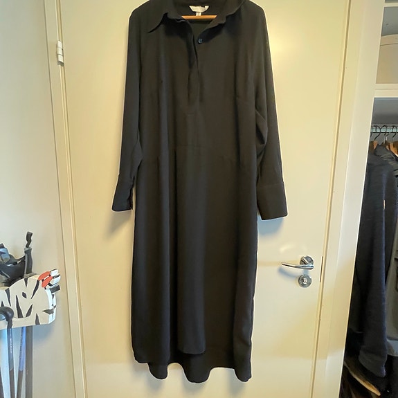 H&M maximekko L musta