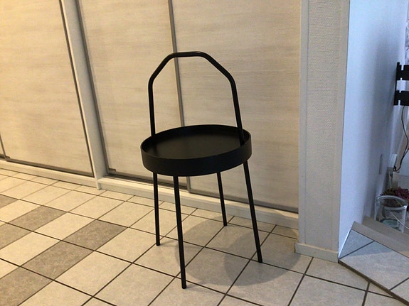 Sivupöytä /apupöytä /yöpöytä