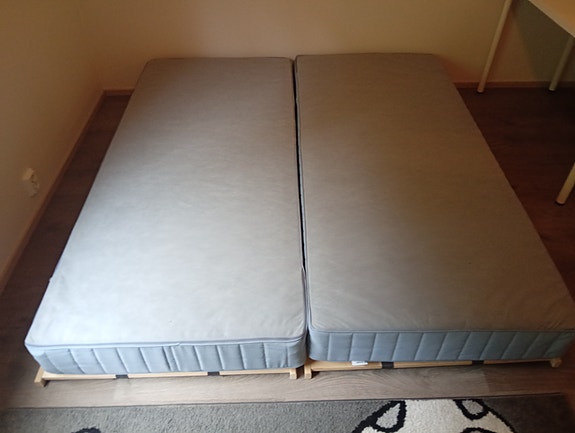 Vestreoy joustinpatjat ja sälepohjat 2 x 90 cm harmaa