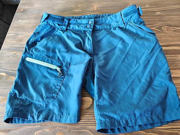 Miesten shortsit