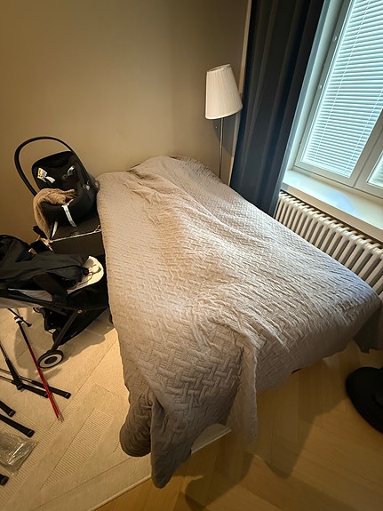 Hyväkuntoinen jenkkisänky, 120cm