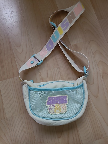 Crossbody laukku