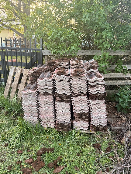 ANNETAAN vanhoja kattotiiliä