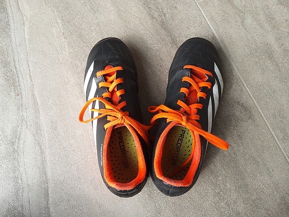 Adidas Predator nappulakengät musta/oranssi koko 35