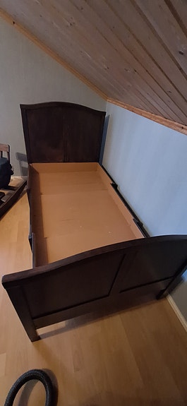 Jatkettava vanha päästävedettävä sänky
