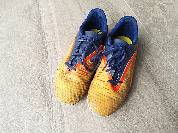 Nike jalkapallokengät sininen/keltainen koko 36,5