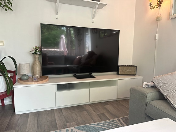 Tv taso 216.5cm leveä