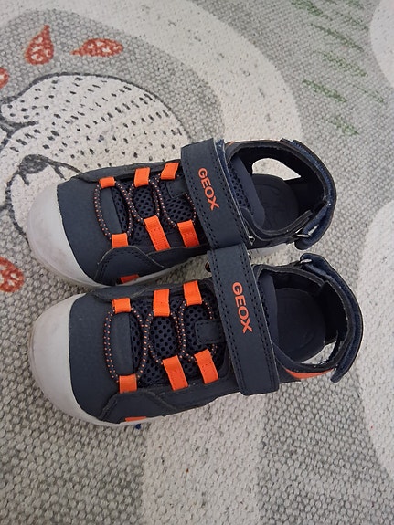 Geox sandaali 28