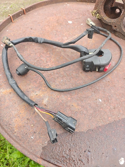 Derbi drd pro valokatkaisija