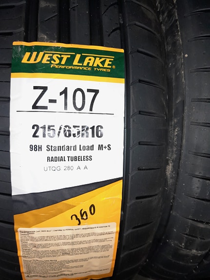 Westlake 215/65r16 asennettuna