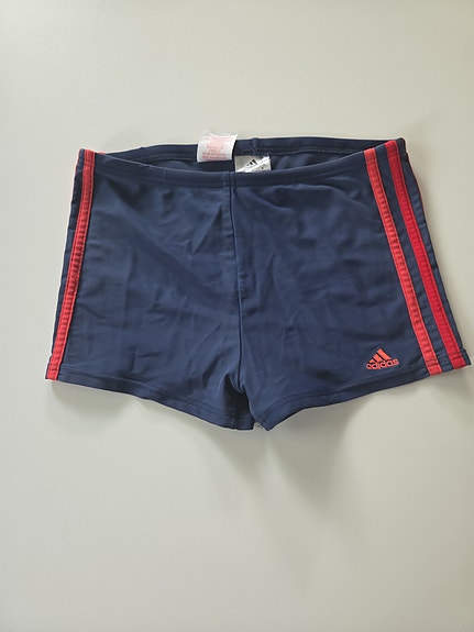 Myydään adidas uimahousut, 164 cm.