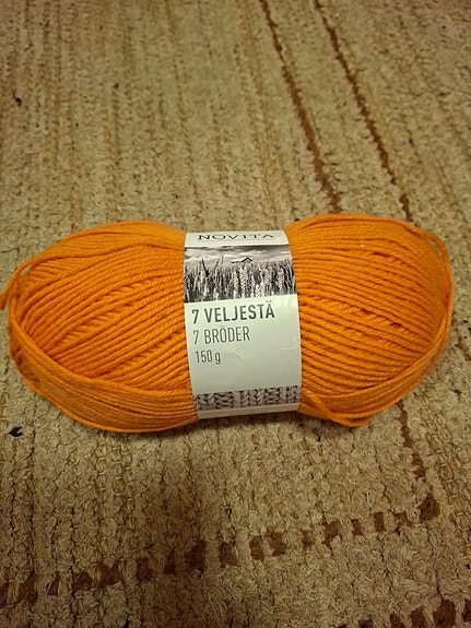 Novita 7 Veljestä lanka oranssi 150 g