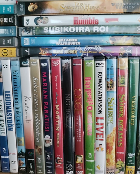 Sekalainen dvd kokoelma