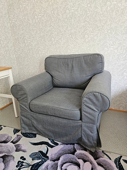 IKEA Ektorp tummanharmaa nojatuoli