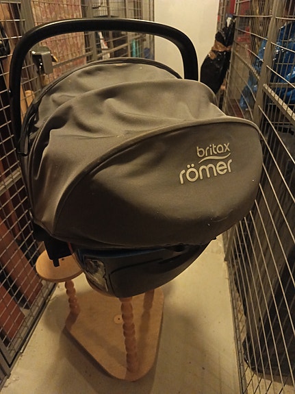 Britax Römer turvakaukalo vauvalle harmaa