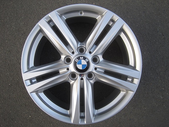 BMW alkuperäiset M-Sport alumiinivanteet 18"