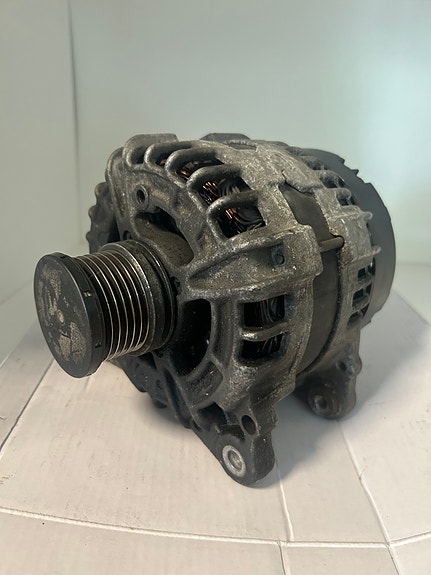 Audi A4 B8 2.0tdi laturi