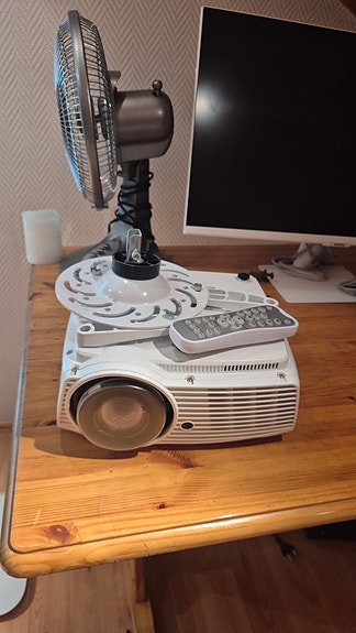 Optoma hd50 & grandwiev 92" kangas