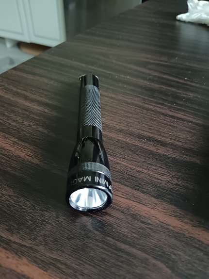 Mini MagLite musta taskulamppu