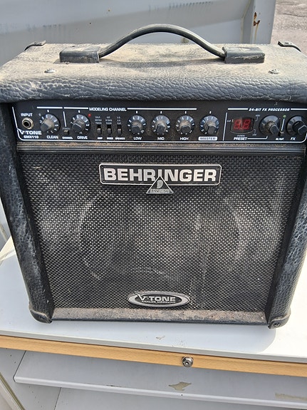 Behringer vahvistin
